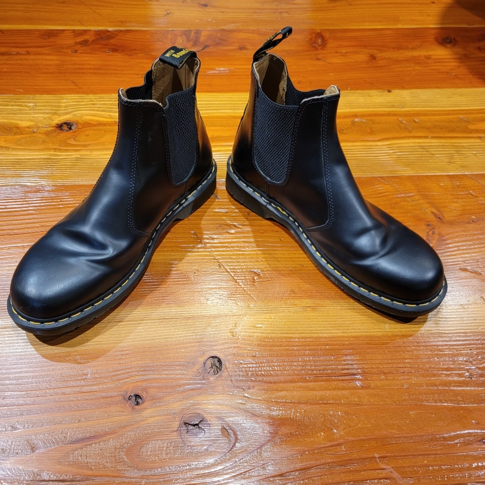 Dr. Martens Unisex 2976 Smooth Leather Chelsea Boot, Black 12